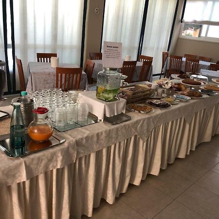 Hotel Corallo Pineto Luaran gambar